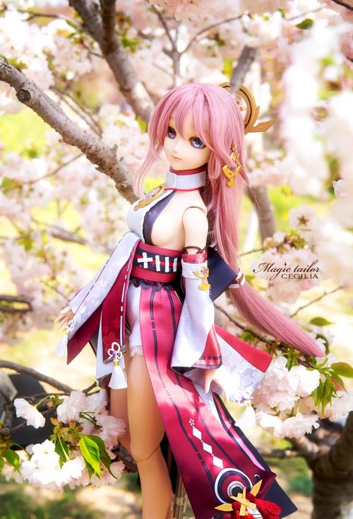 探索神具英雄官方网站：开启你的冒险之旅