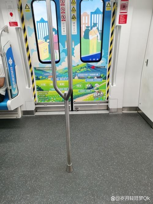 雨季最新版本：体验虚拟世界的别样魅力