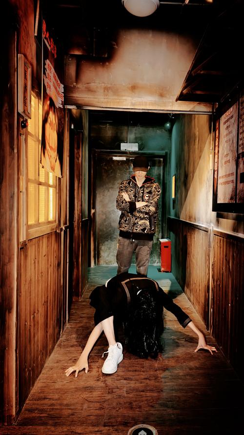 深度体验《恐怖女友汉化版》：下载与玩法解析