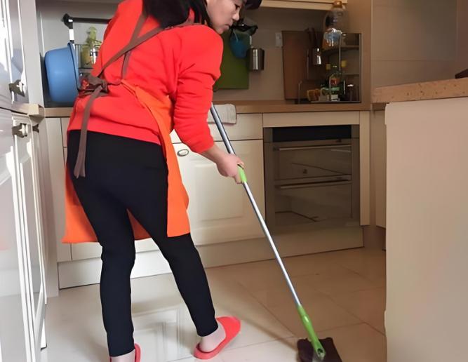 保姆儿媳最新：在绅士游戏的世界中探索禁忌与欲望