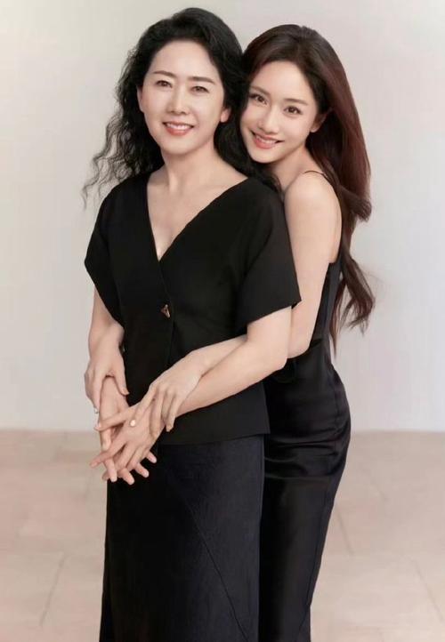 辣妹母女花的生财之道：绅士游戏实用教程