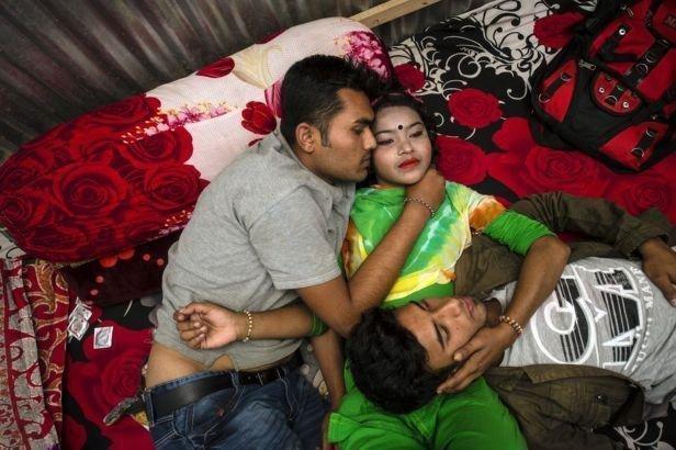 如何下载被卖到妓院的我的女朋友:详细实用教程