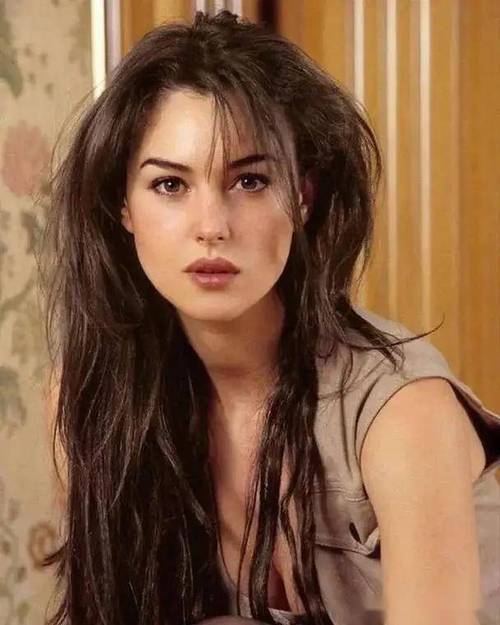 时尚女王莫妮卡EP4 V8.0下载教程：轻松获取最新版本