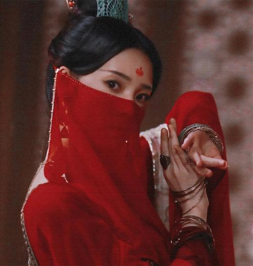 红色面纱最新版本深度解析：游戏机制与玩家体验的双重提升