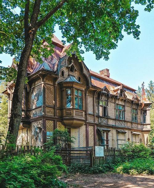 深度解析《神秘别墅》：官方正式版下载最新版的魅力与挑战